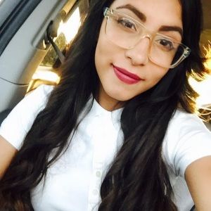 Meet your Posher, Noelia